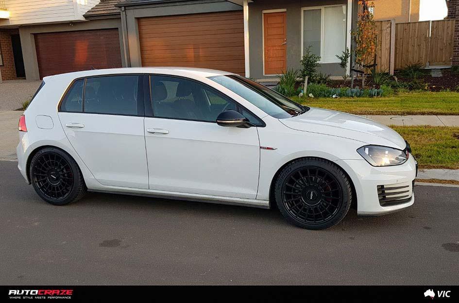 VOLKSWAGEN GOLF LAS R MATTE BLACK